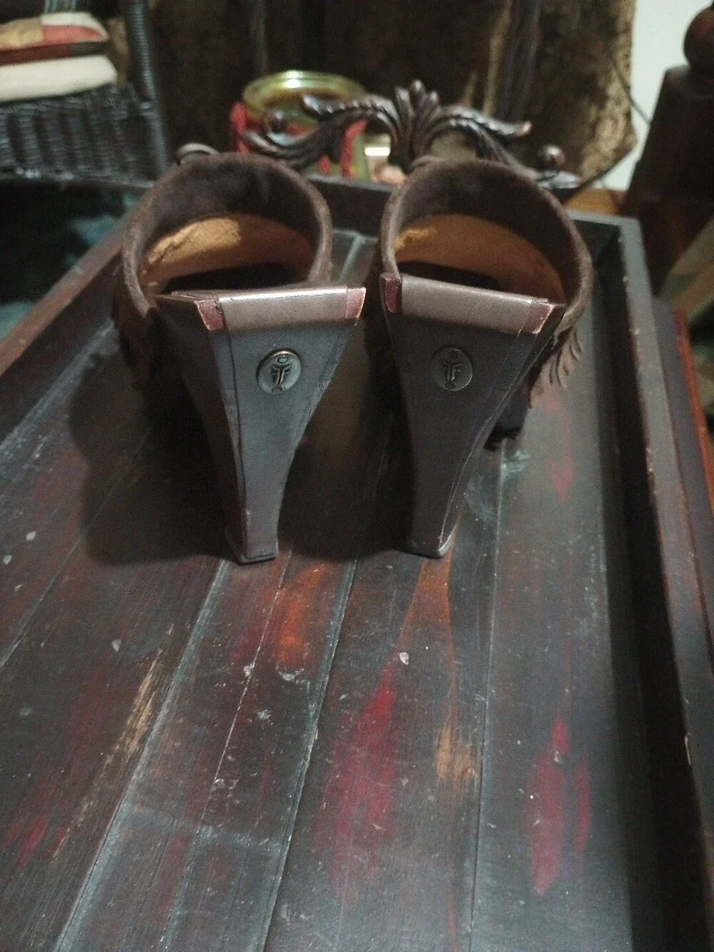 FRYE Lacey Chocolate Brown Suede & Wooden Women Slip On Heel Sz 8 EUC